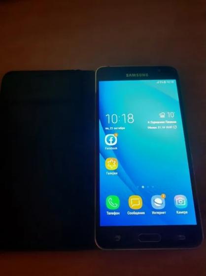 Смартфон Samsung Galaxy J5 2016 Duos SM-J510Н