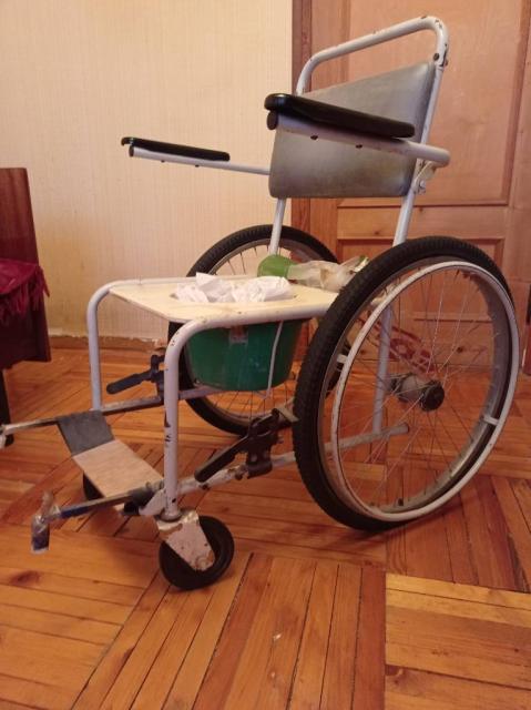 Продам кресло для инвалидов
