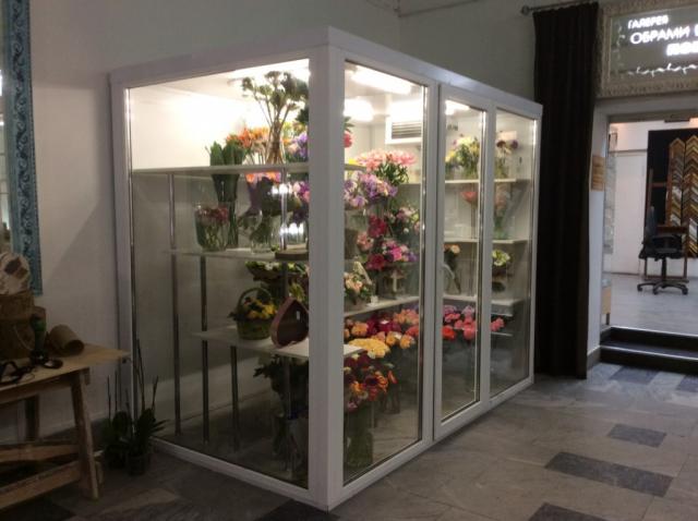 Продам холодильник-вітрину для квітів + кондиціонер