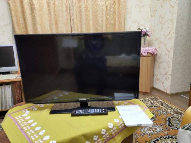 Продам телевизор SAMSUNG UE 32 EH5307K