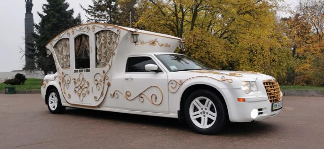 Esküvőre gyönyörű limuzinokat és kocsit kínálunk Limuzint választhat a weboldalon vagy a Viberen