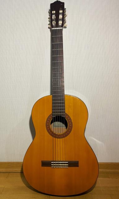 Продаю класичну гітару YAMAHA C40