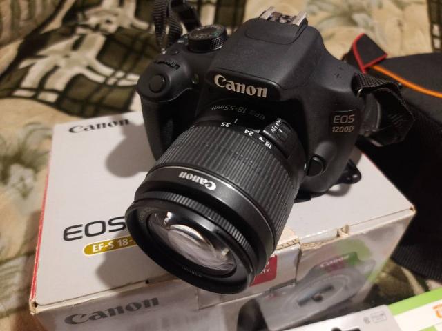 Canon EOS 1200D фотоапарат