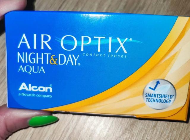Продам линзы Air Optix Night and Day Aqua (4 шт)