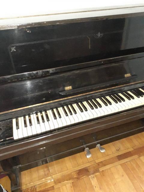Продам піаніно  Україна