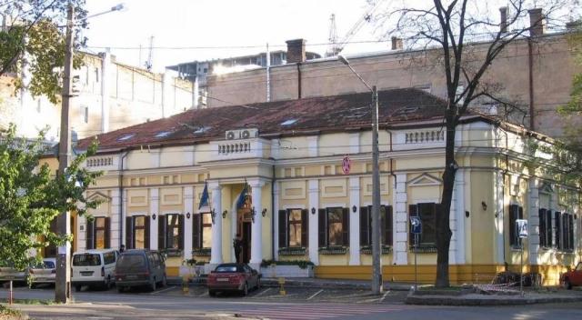 продам отдельно стоящее здание в центре Одессы