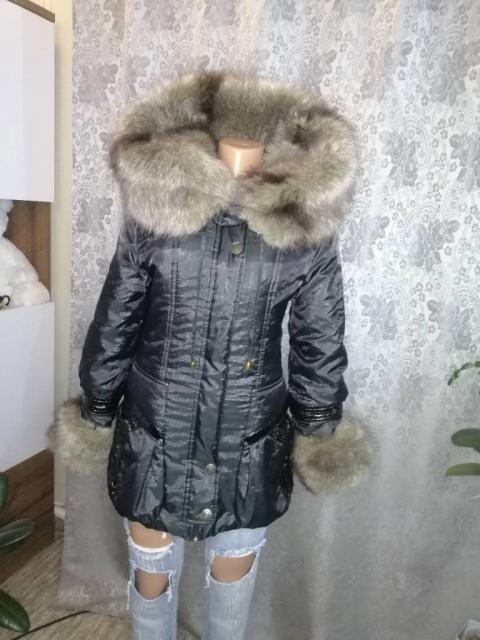 Тепла жіноча зимова куртка з штучним хутром