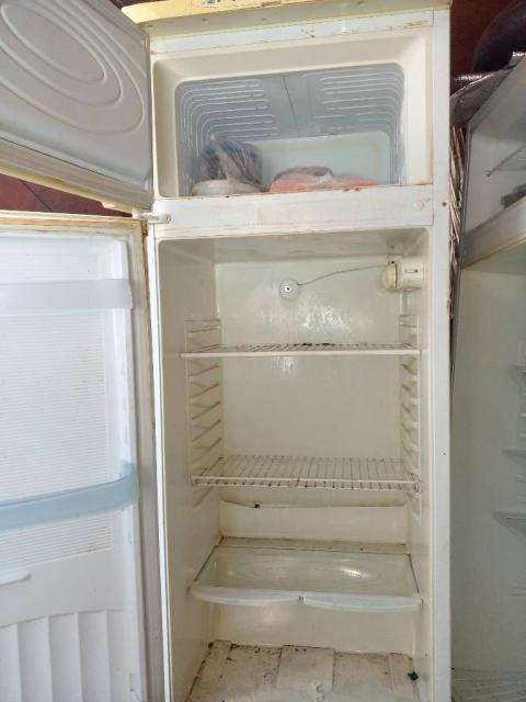 Продать холодильник
