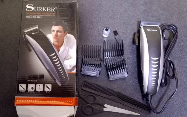 Продаю нову машинку для стрижки волосся Surker SK-5602.