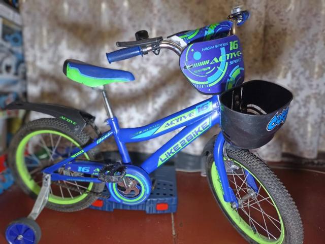 Продам дитячий двоколісний велосипед