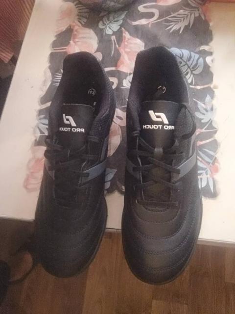 Новые мужские кроссовки, черного цвета,43 размер.