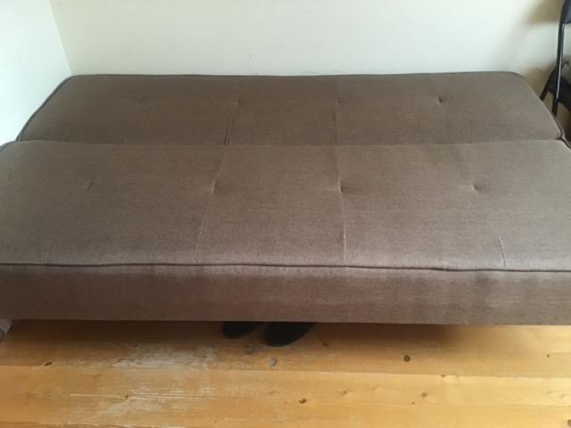 Продам диван, майже новий, купила два роки тому