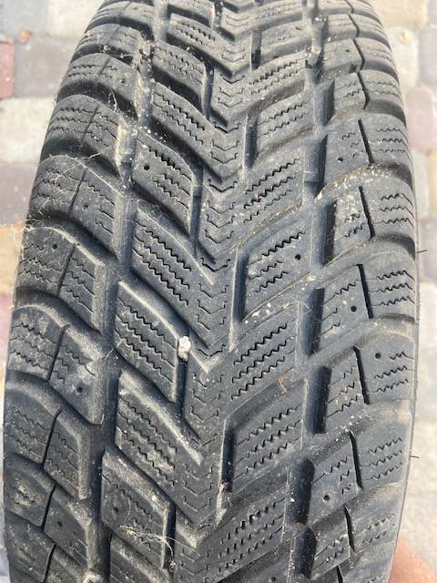 авто шина 195/60R15