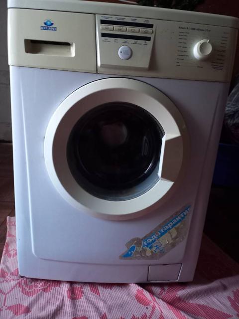 Продам стиральную машину-автомат (Атлант)