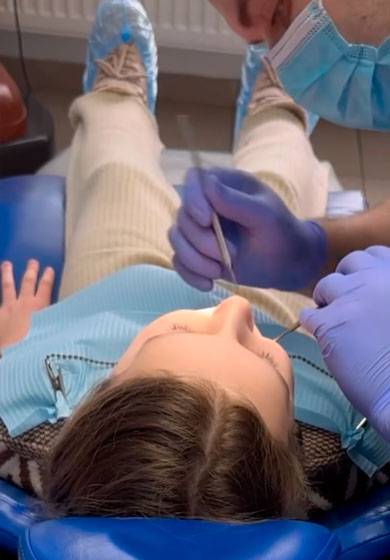 Якісне лікування зубів у дітей - стоматологія Julia