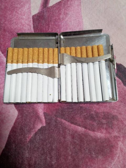 Набиваю тютюн у гільзи