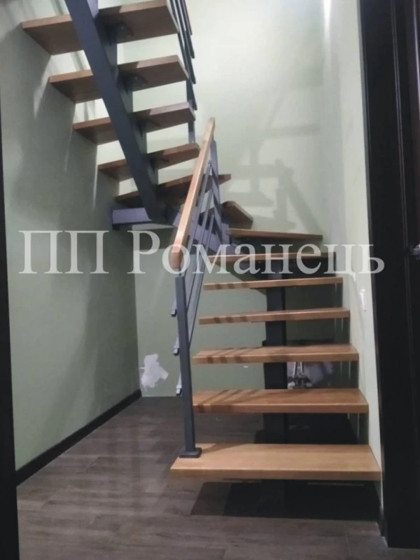 Відкриті сходи на металевому каркасі Львів, Львів — 2/4