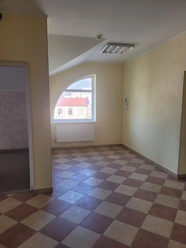Комерційна нерухомість – 50 м²