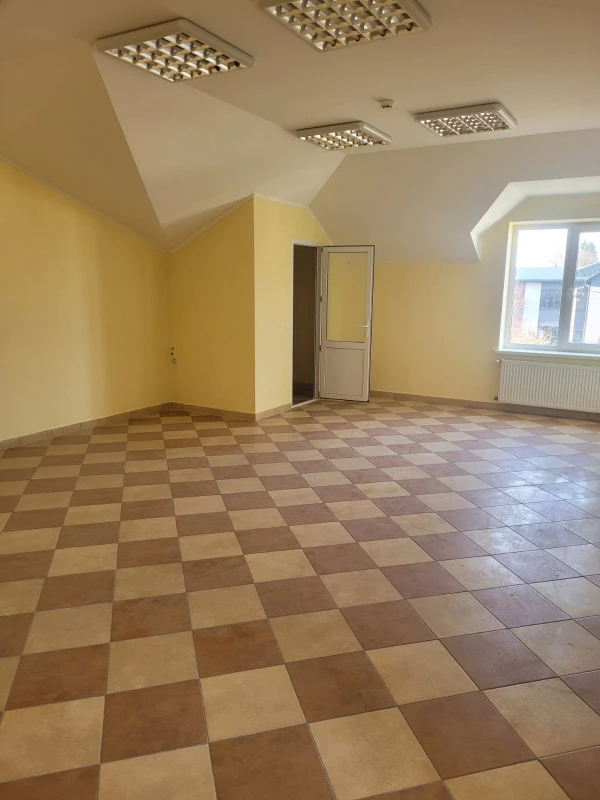 Комерційна нерухомість – 50 м², Кременец — 4/8