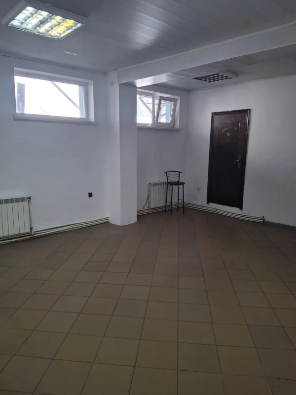 Комерційна нерухомість – 86 м², Кременец — 6/15