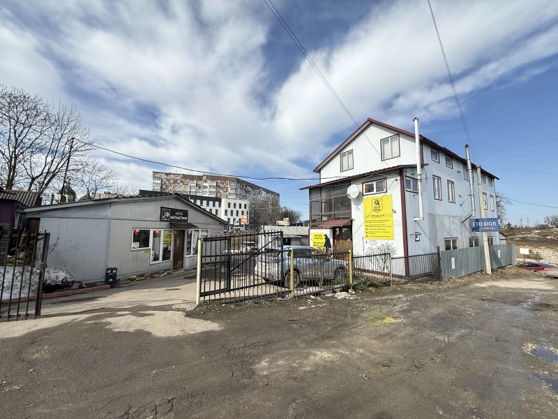 Комерційна нерухомість – 568 м²