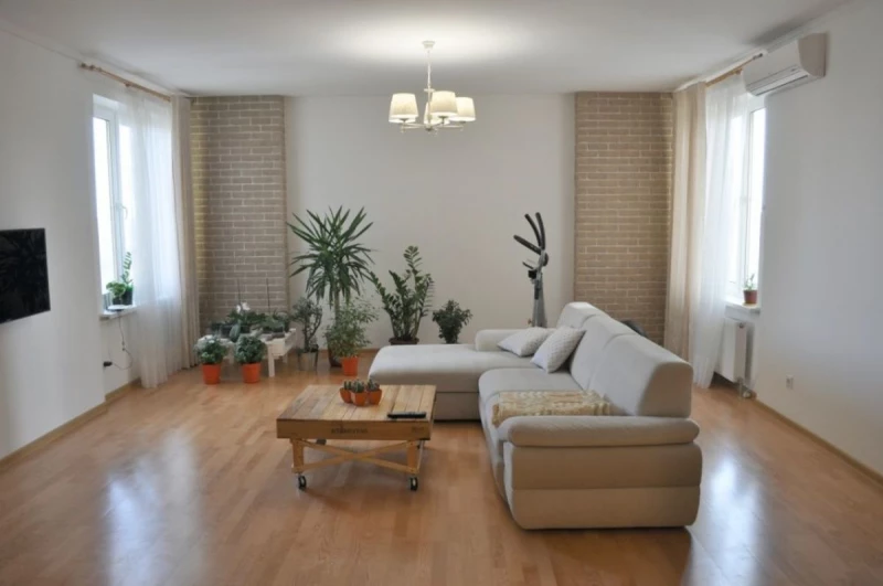 Квартира 2-кімн. оренда Київ, Соломенский – 81 м², Київ — 2/10