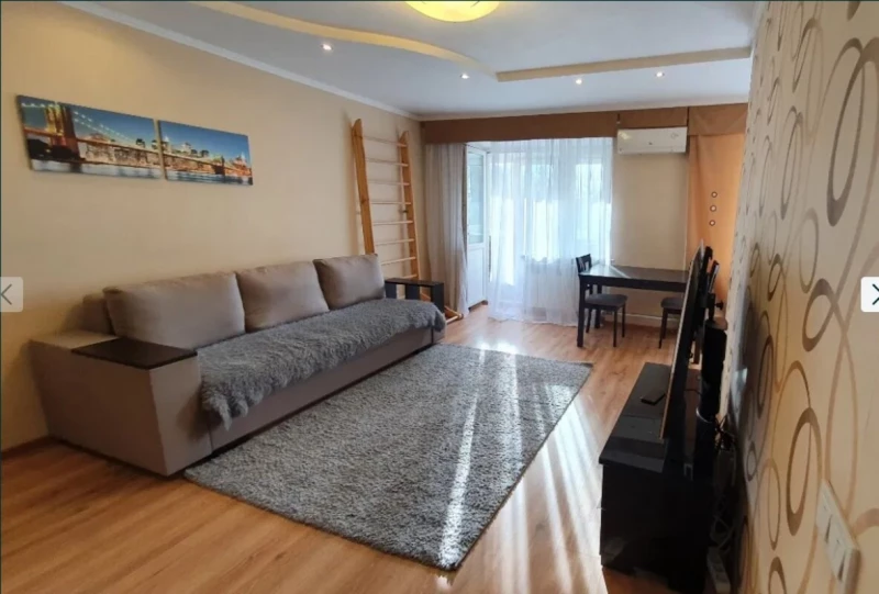 Квартира 3-кімн. оренда Київ, Голосеевский – 57 м²