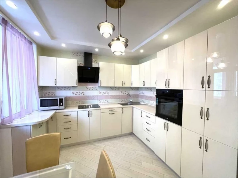 Квартира 3-кімн. оренда Київ, Голосеевский – 50 м²