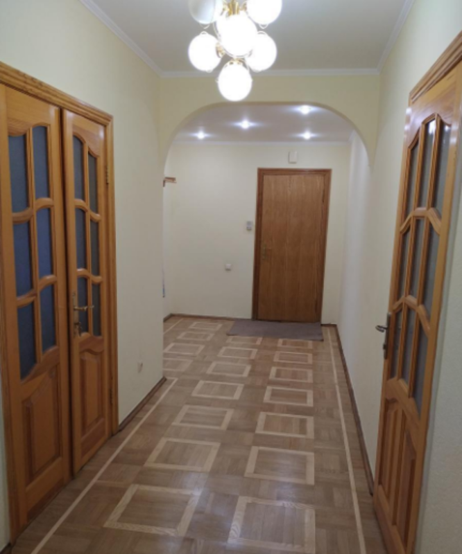 Квартира 4-кімн. продаж Київ, Оболонский – 54.5 м², Київ — 2/10