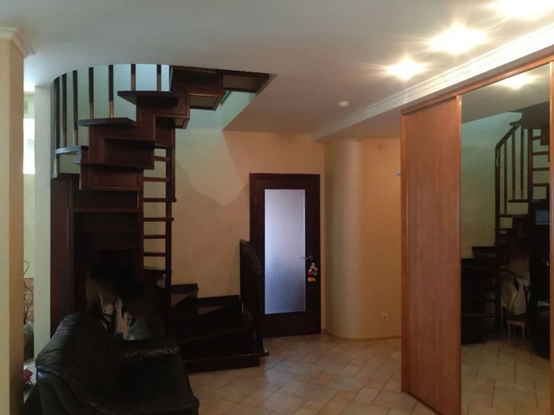 Квартира 5-кімн. продаж Київ, Дарницкий – 207 м², Київ — 2/5
