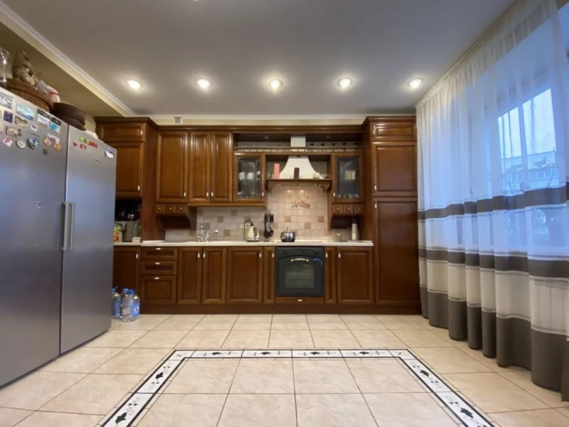 Квартира 3-кімн. продаж Київ, Оболонский – 160 м²