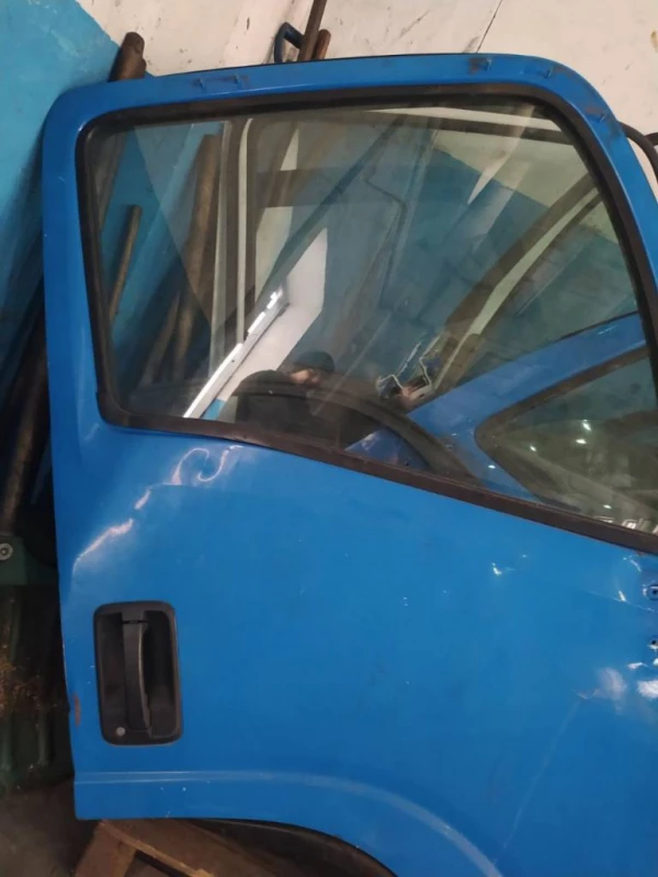 Двері для вантажного автомобіля ISUZU NQR71, NPR75, NMR85, NLR85, NQR90., Черкаси — 2/3