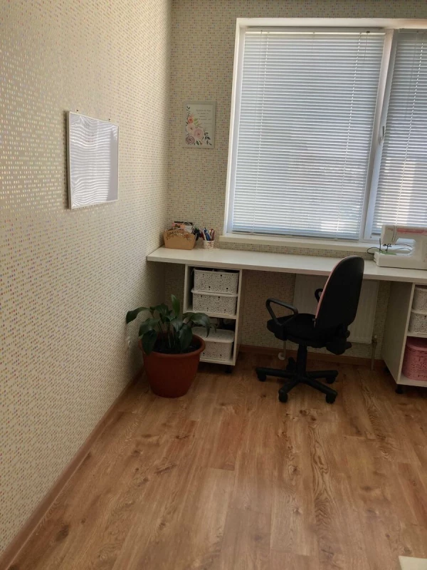 Квартира 2-кімн. продаж Авангард – 42 м², Авангард — 7/15