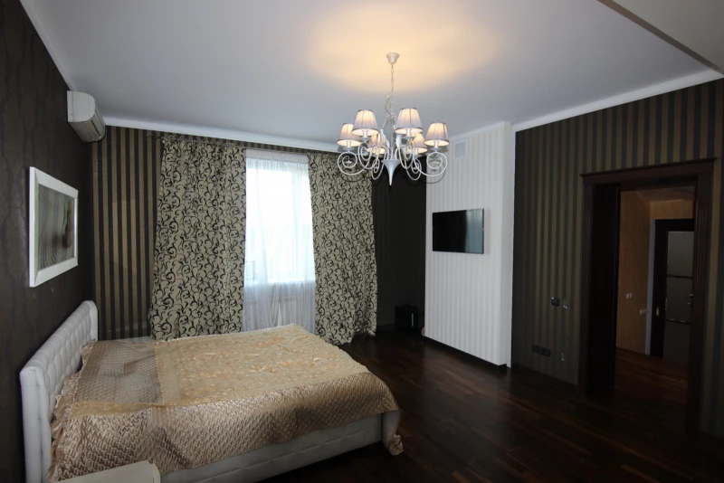 Будинок 4-кімн. продаж Дніпро, Індустріальний – 240 м², Дніпро — 7/10