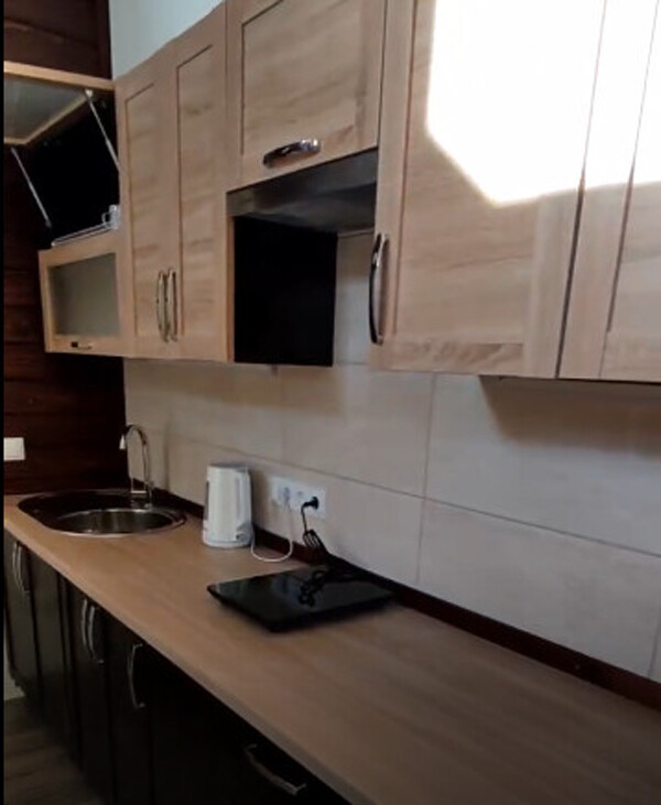 Комерційна нерухомість – 1500 м², Поляна — 12/15