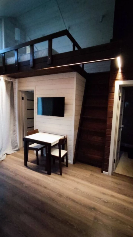 Комерційна нерухомість – 1500 м², Поляна — 15/15