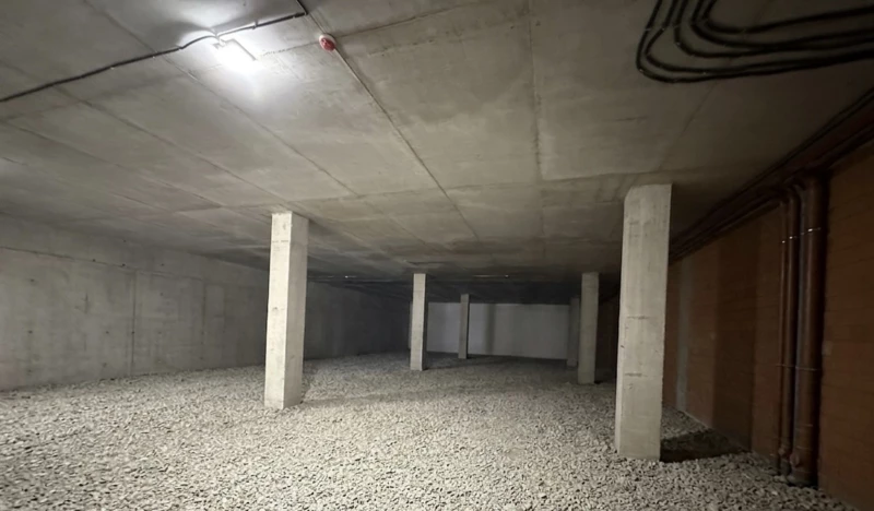 Комерційна нерухомість – 440 м², Поляна — 6/9