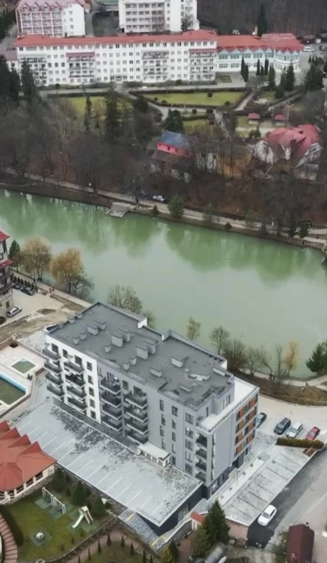 Комерційна нерухомість – 53 м², Поляна — 4/9