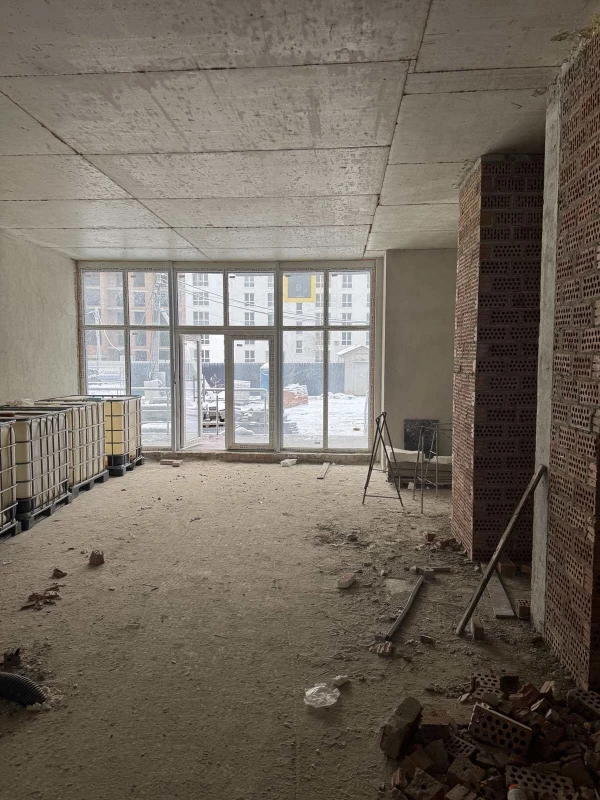 Комерційна нерухомість – 96 м², Львів — 7/10