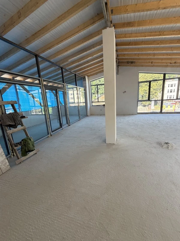 Комерційна нерухомість – 400 м², Кременец — 5/12