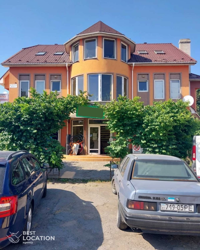 Комерційна нерухомість – 85.8 м², Берегове — 2/8