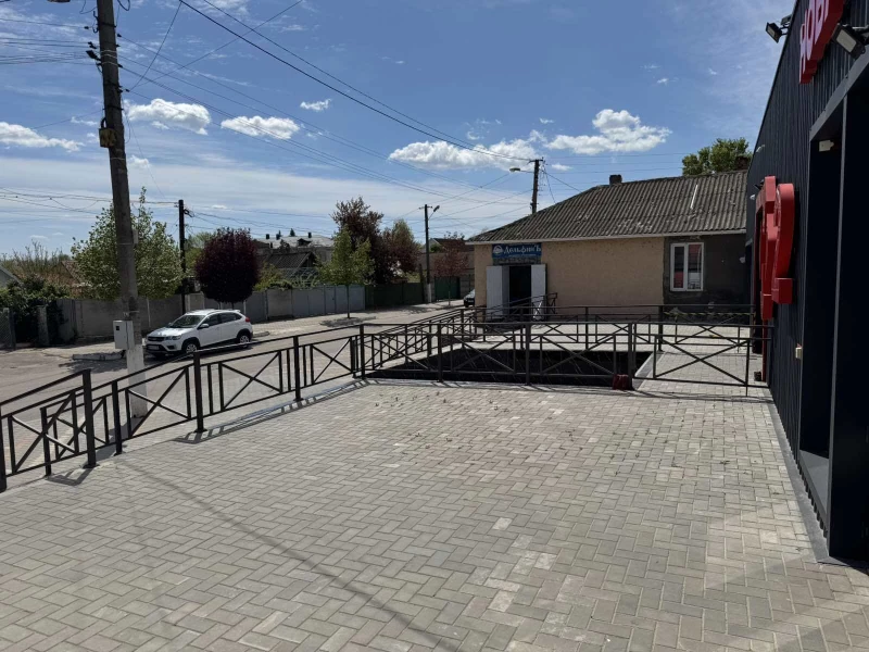 Комерційна нерухомість – 216.7 м², Рені — 4/8