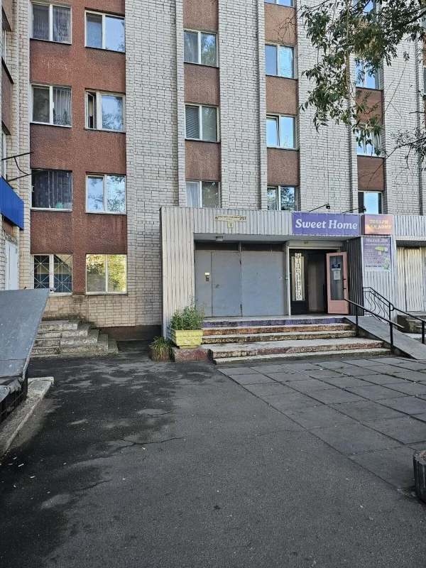 Комерційна нерухомість – 96 м²
