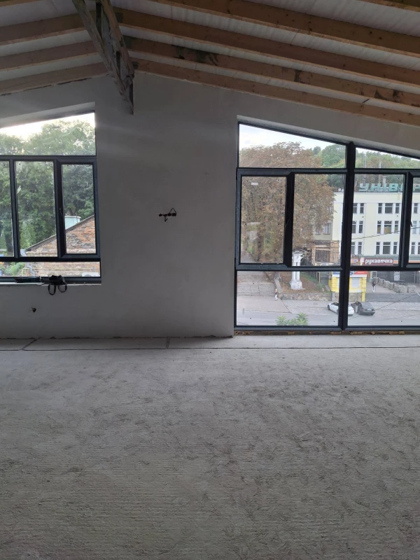 Комерційна нерухомість – 90 м², Кременец — 13/15