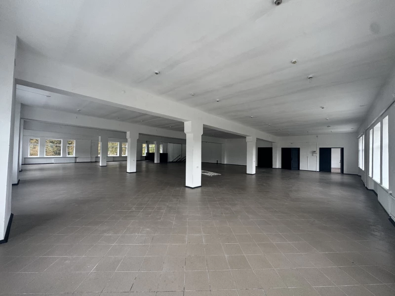 Комерційна нерухомість – 400 м², Кременец — 4/15