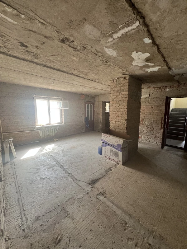 Комерційна нерухомість – 280 м², Шпола — 12/15