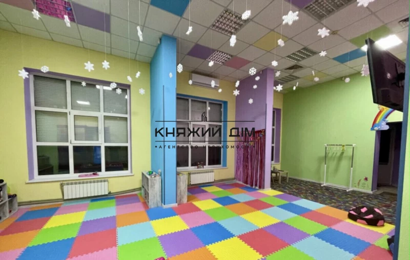 Комерційна нерухомість – 104 м², Київ — 7/12