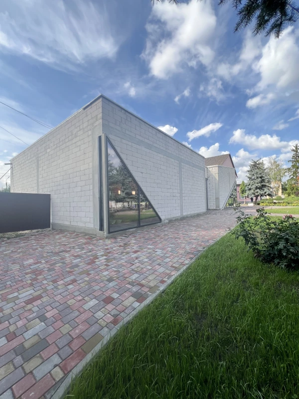 Комерційна нерухомість – 308.9 м², Шпола — 3/15