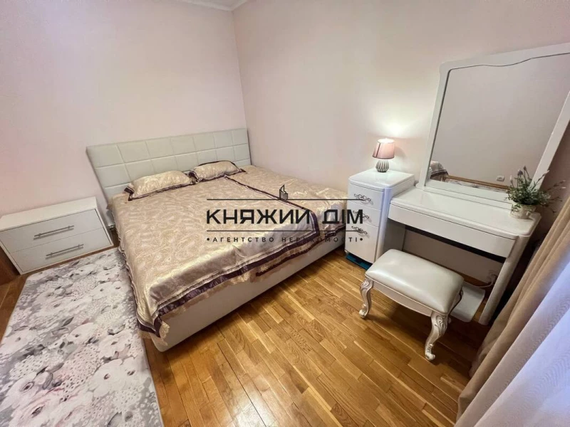 Квартира 3-кімн. оренда Київ, Дарницький р-н – 43 м²