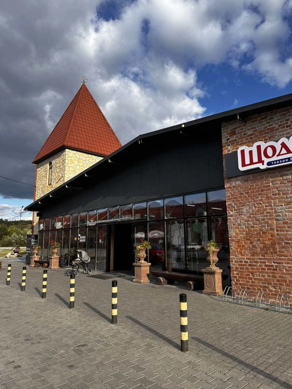 Комерційна нерухомість – 585 м², Бережаны — 6/10